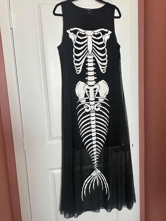 torrid Dresses & Skirts - torrid Black Dress with White Skeleton Print